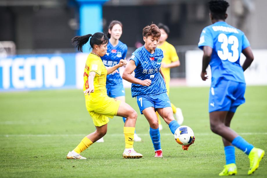 [图]王霜宋端破门 武汉车谷江大女足2-0晋级下一轮  亚冠总决赛  