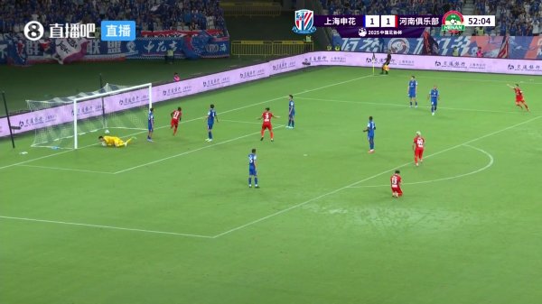河南2-1反超申花！钟义浩边路传中，阿奇姆彭顶球抢点破门