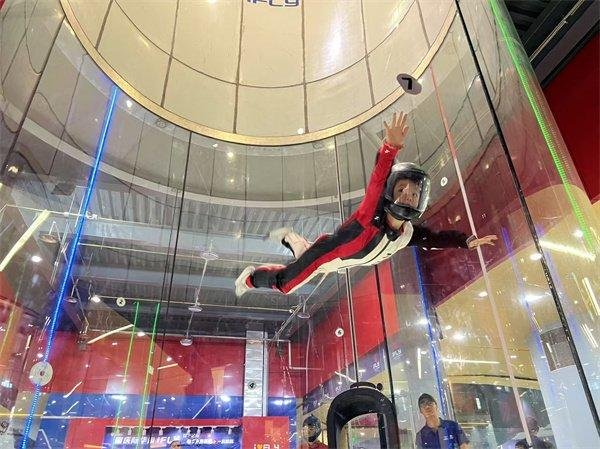 2025 全国室内空降  冠军赛  ：萌娃“小飞侠”绽放生气