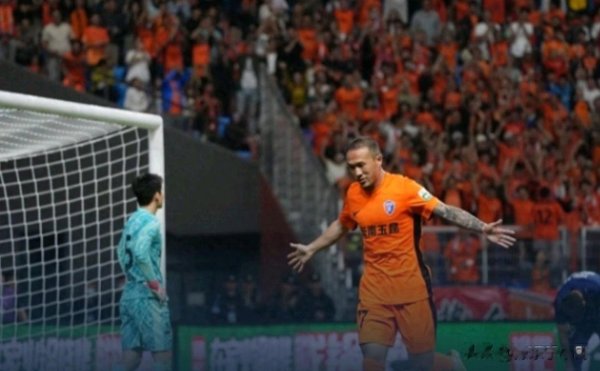 随着云南2-1武汉, 河南1-4海港, 中超最新积分榜如下