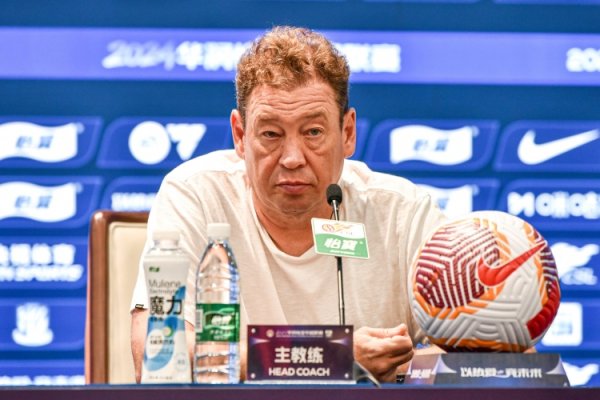 斯卢茨基：路易斯因手术需6周才能归队 李可和吴曦已正常跟队练习