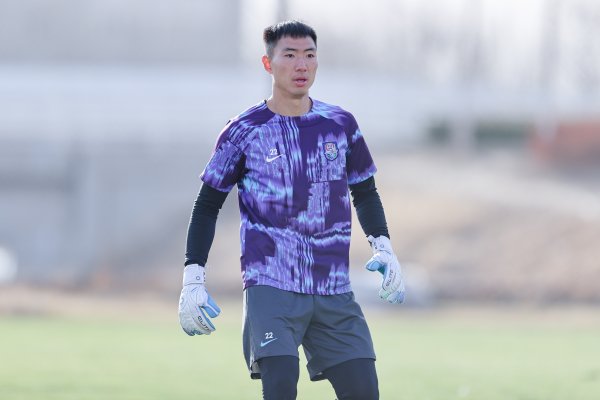 于根伟：方镜淇目前具备赛事  条件 陈哲宣还需要进一步适应中超