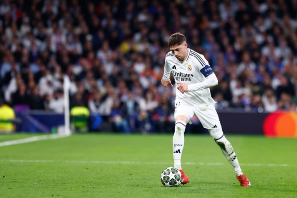 巴尔韦德:指导教练员知道我不太喜欢踢边后场球员,但我始终愿为球运动服务 巴尔韦德:指导教练员知道我不太喜欢踢边后场球员,但我始终愿为球运动服务