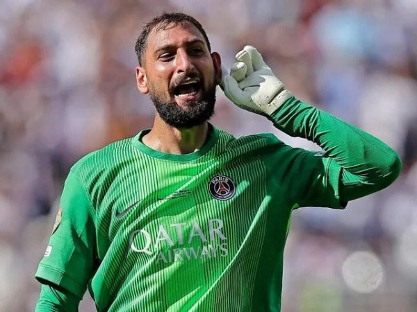 记者：曼城3000万欧签多纳鲁马已达成协议，球员将签约5+1年