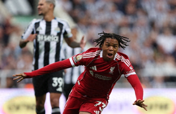 17岁天才少年签约利物浦