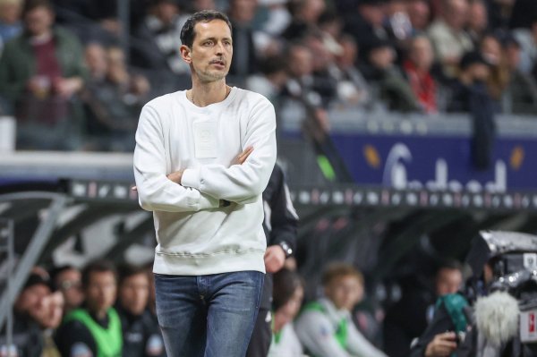 法兰克福主帅谈欧冠对马竞:希望踢对攻战,但我们会先稳固后防 法兰克福主帅谈欧冠对马竞:希望踢对攻战,但我们会先稳固后防