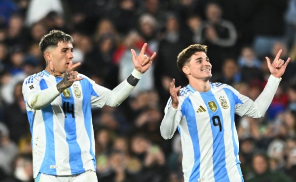 小蜘蛛：国家队一直和恩佐住，上次他停赛没来我拒绝与其他人同住