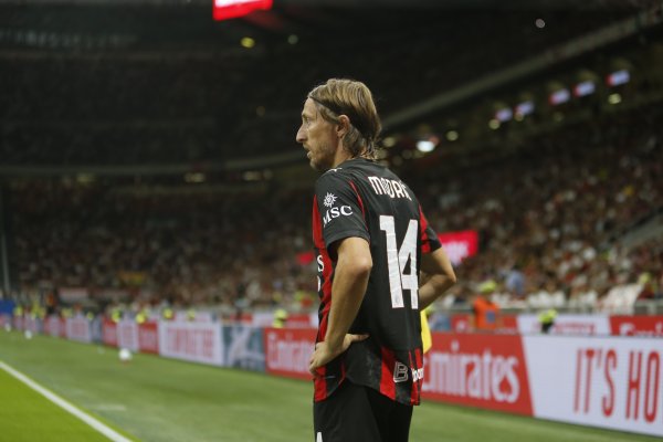 帕努奇：莫德里奇的球商让人难以置信，在意甲像叼着香烟射门