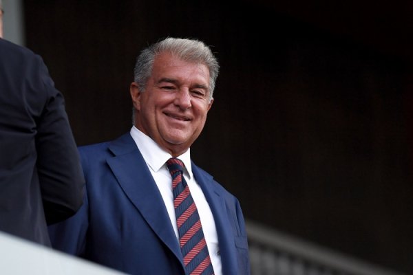 拉波尔塔:与梅西的关系因续约失败而受损,希望为他补办致敬仪式 拉波尔塔:与梅西的关系因续约失败而受损,希望为他补办致敬仪式