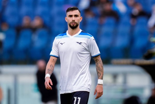 米体：拉齐奥前场球员卡斯特拉诺斯大腿肌群  肌肉拉伤  ，预计将缺席一个半月