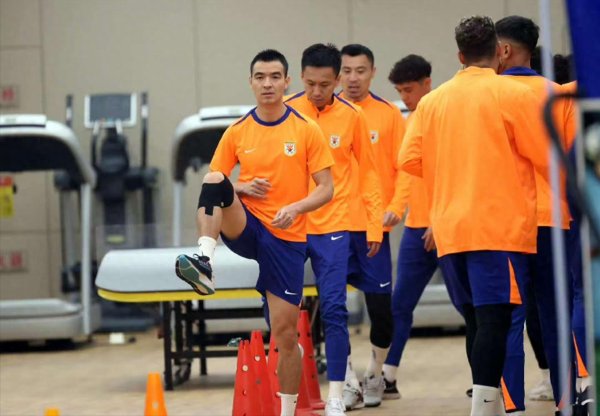 11点44分正式官宣! 山东泰山外租大将遭重创, 伤停2周错失关键战 11点44分正式官宣! 山东泰山外租大将遭重创, 伤停2周错失关键战