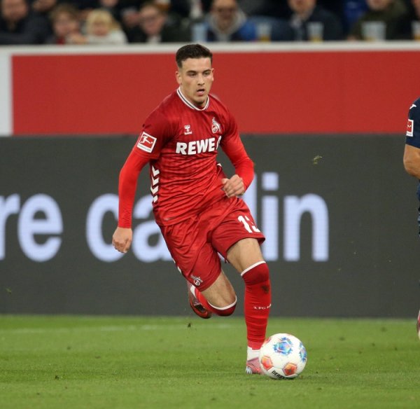 图片报:除德甲内的拜仁多特外,国米巴黎也有意科隆19岁前场球员马拉 图片报:除德甲内的拜仁多特外,国米巴黎也有意科隆19岁前场球员马拉