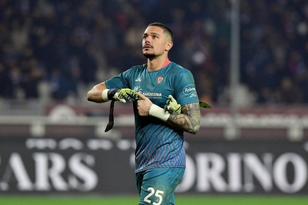 斯基拉:国米球探观战卡利亚里,考察其守门员卡普里莱 斯基拉:国米球探观战卡利亚里,考察其守门员卡普里莱