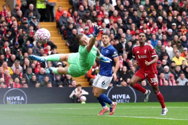 维尔茨领衔!利物浦主场作战 赢球5连胜 多名球员仍遭批评 维尔茨领衔!利物浦主场作战 赢球5连胜 多名球员仍遭批评