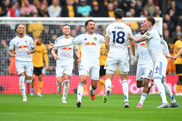 降级头号热门? 英超中资队1-3被反转  ! 57岁海港旧帅率队5战全败垫底