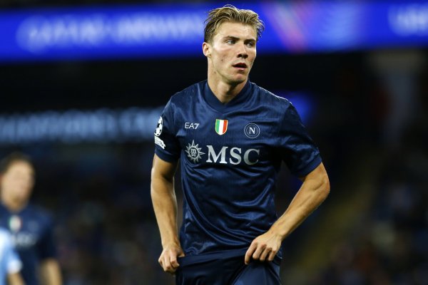 霍伊伦：德布劳内是梦幻般的球员 孔蒂是我现阶段最需要的指导教练员