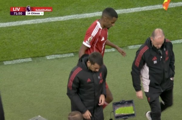 低迷!伊萨克双红会72分钟被换,开季职业联赛 +欧冠6次出场仍0球 低迷!伊萨克双红会72分钟被换,开季职业联赛 +欧冠6次出场仍0球