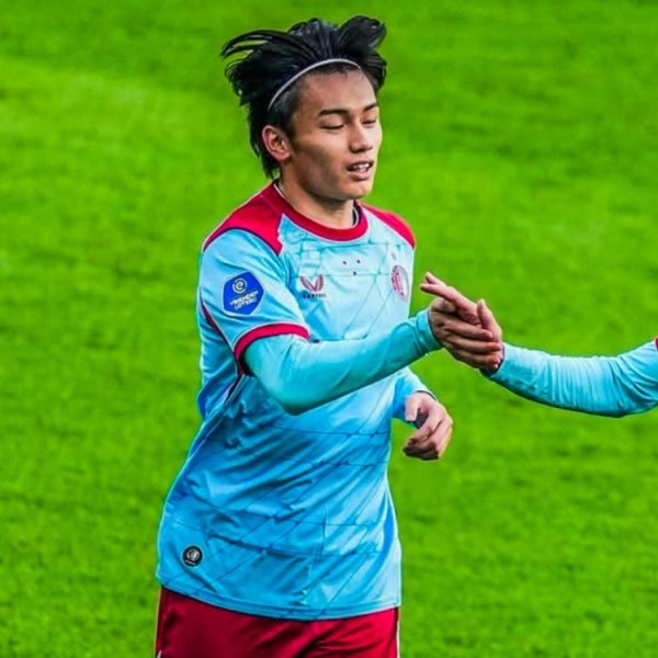 38分钟戴帽,上田绮世是首个欧洲主流职业联赛 上半场戴帽的日本球员 38分钟戴帽,上田绮世是首个欧洲主流职业联赛 上半场戴帽的日本球员