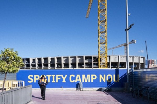 世体: 诺坎普运动活动    场  完成后备  席安装, 即将重新开放