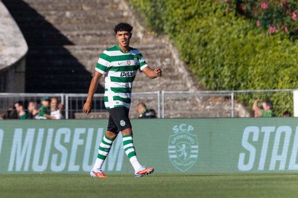 18岁组织中场球员!罗体:曼联曼城争夺葡体新星西蒙斯,解约金8000万 18岁组织中场球员!罗体:曼联曼城争夺葡体新星西蒙斯,解约金8000万