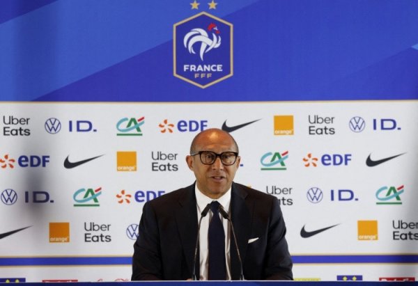 法足协主席祝贺登贝莱: 他正式跻身法国古代足球 殿堂, 这是公正的回报 法足协主席祝贺登贝莱: 他正式跻身法国古代足球 殿堂, 这是公正的回报