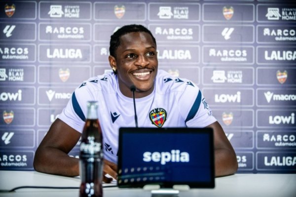 西甲前7轮4球3助功  ，莱万特前场球员艾永首次入选喀麦隆国家队