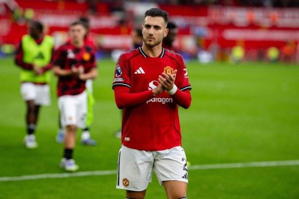 曼联官方:达洛特周二参加了合练,球队在为客战小蜜蜂做准备 曼联官方:达洛特周二参加了合练,球队在为客战小蜜蜂做准备