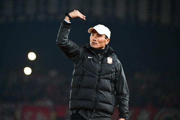 体坛:相关领导亲自出马,和邵佳一面谈 足协4日晚加班草拟报告 体坛:相关领导亲自出马,和邵佳一面谈 足协4日晚加班草拟报告