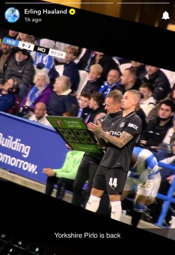 哈兰德祝贺菲利普斯再次代表曼城出战：约克郡皮尔洛回来了