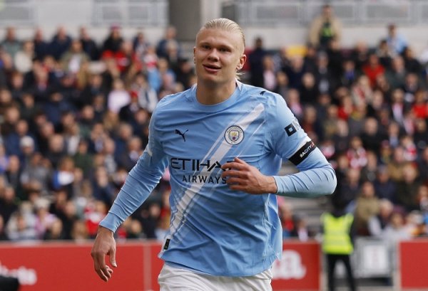 哈兰德半场数据：1得分  +错失1次得分  机会，评分7.1