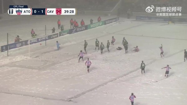 🤯加拿大超级职业联赛 总决赛 上演惊天倒钩!赛事 还是在暴风雪中进行的 🤯加拿大超级职业联赛 总决赛 上演惊天倒钩!赛事 还是在暴风雪中进行的