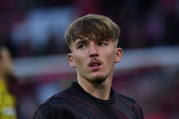 德甲10月最佳得分 :拜仁小将伦纳特·卡尔对门兴打进的世界波 德甲10月最佳得分 :拜仁小将伦纳特·卡尔对门兴打进的世界波