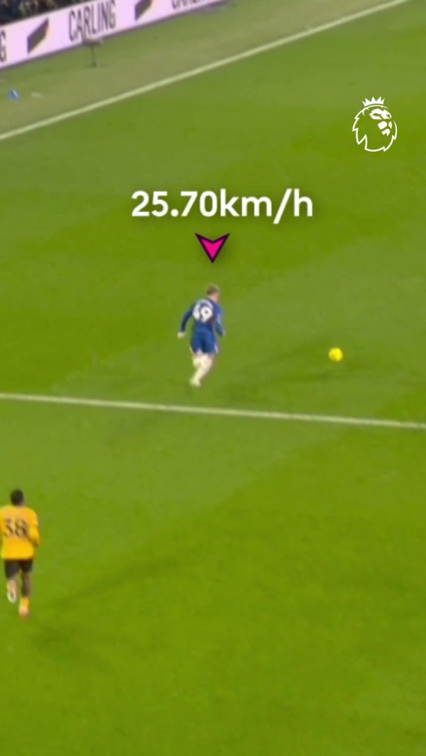 唯快不破!加纳乔奔袭助功 速度为33.95km/h,生吃狼队中卫 唯快不破!加纳乔奔袭助功 速度为33.95km/h,生吃狼队中卫