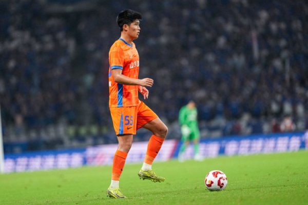 彭啸:四年的汗滴 与坚守 说不遗憾是假的 更希望兄弟们能越来越好 彭啸:四年的汗滴 与坚守 说不遗憾是假的 更希望兄弟们能越来越好