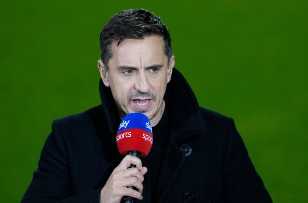 内维尔:这是利物浦最糟糕的表现之一,范戴克对第二个丢球有责任 内维尔:这是利物浦最糟糕的表现之一,范戴克对第二个丢球有责任