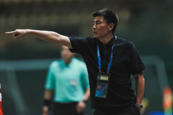 黄健翔称支持退役球员下一线带孩子射门，李玮锋：很好的一篇文章