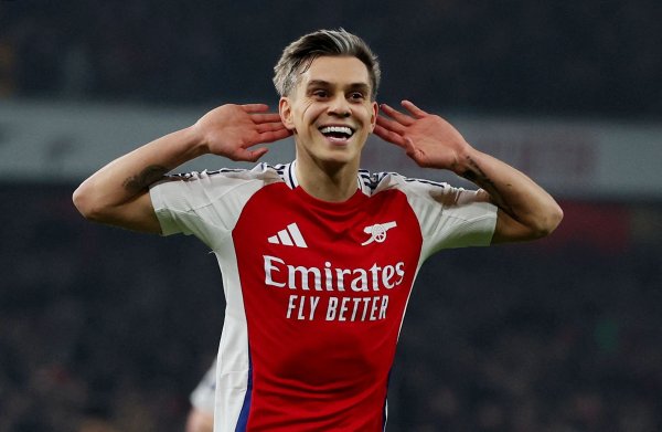 镜报: 特罗萨德若有合适报价可能被出售 巴西球队有意热苏斯